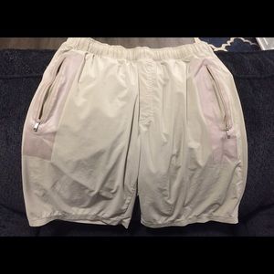 Men's Lululemon Large Short.